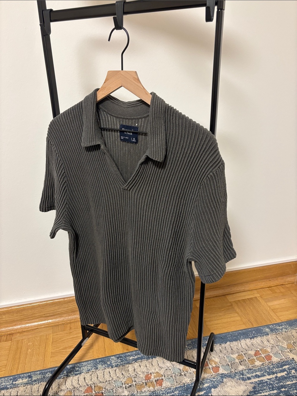 A&F Collared Shirt - Picture 3 of 6